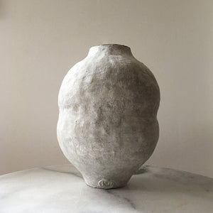 KATARINA WELLS ‘Midi Sumo’ Ceramic Vase